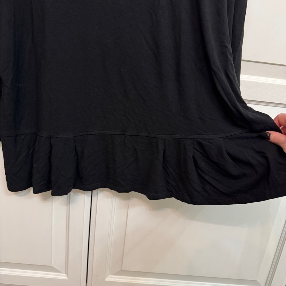 J. Jill Women's Classic Black Long Sleeve Top with ruffle bottom. Size XL - Picture 4 of 5